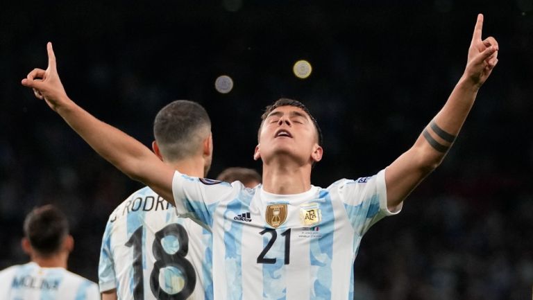 Dybala en festejo de gol