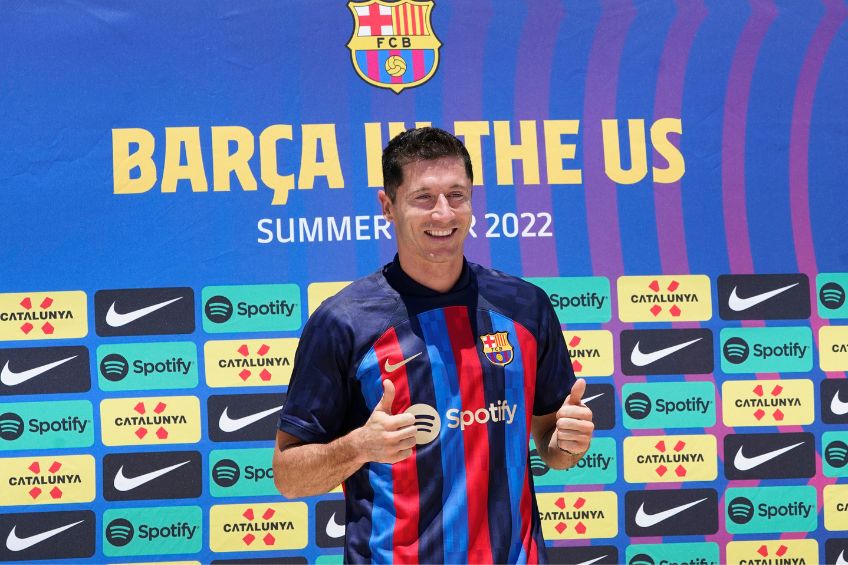 Robert Lewandowski en su presentación con el Barcelona