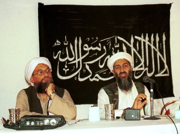 Ayman al-Zawahri junto a Osama bin Laden en Afganistán en 1998