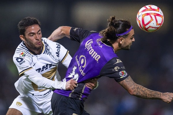 Benedetti durante su duelo con Pumas