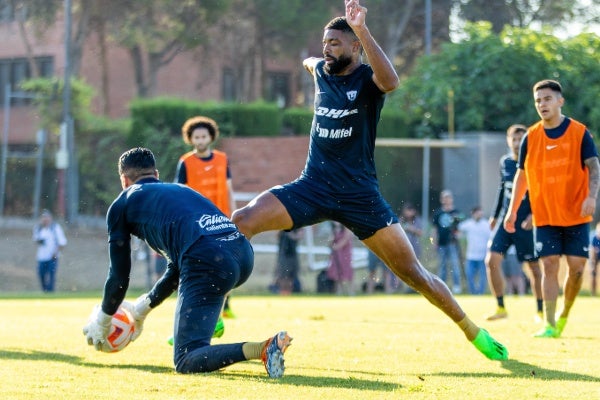 Los universitarios se preparan para su duelo contra el Barcelona