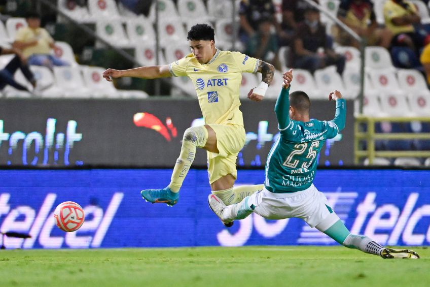 Jorge Sánchez durante un partido del América