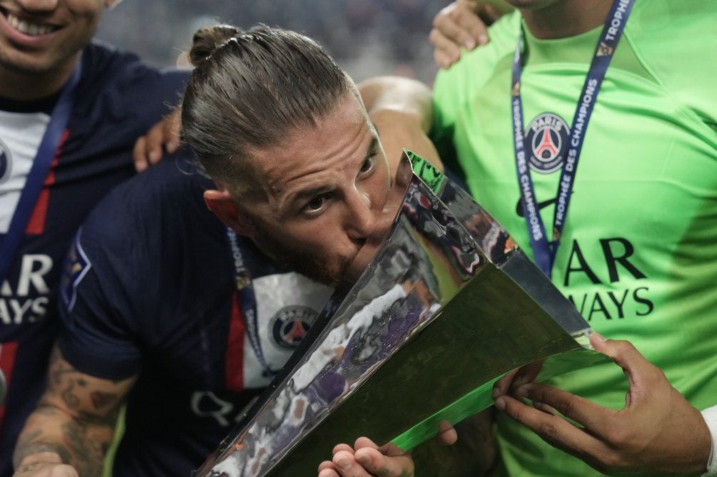 Sergio Ramos celebra la Supercopa de Francia