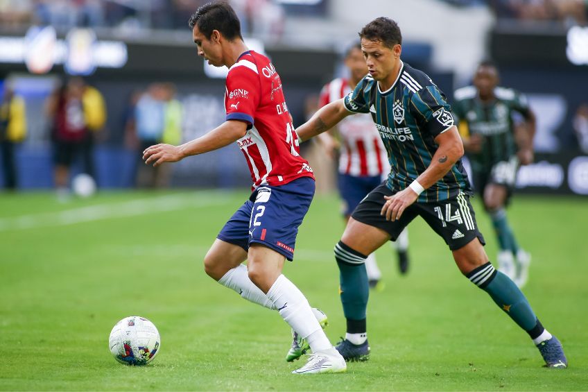 Chicharito durante un partido del Galaxy