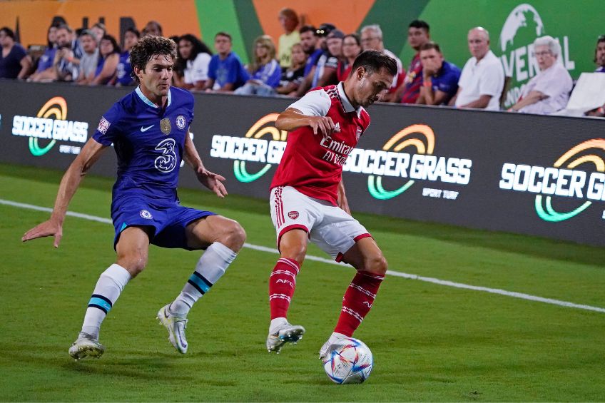 Marcos Alonso durante un partido del Chelsea