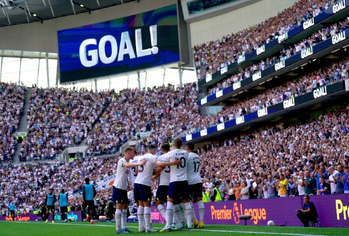 Tottenham goleó al Southampton en debut de Premier