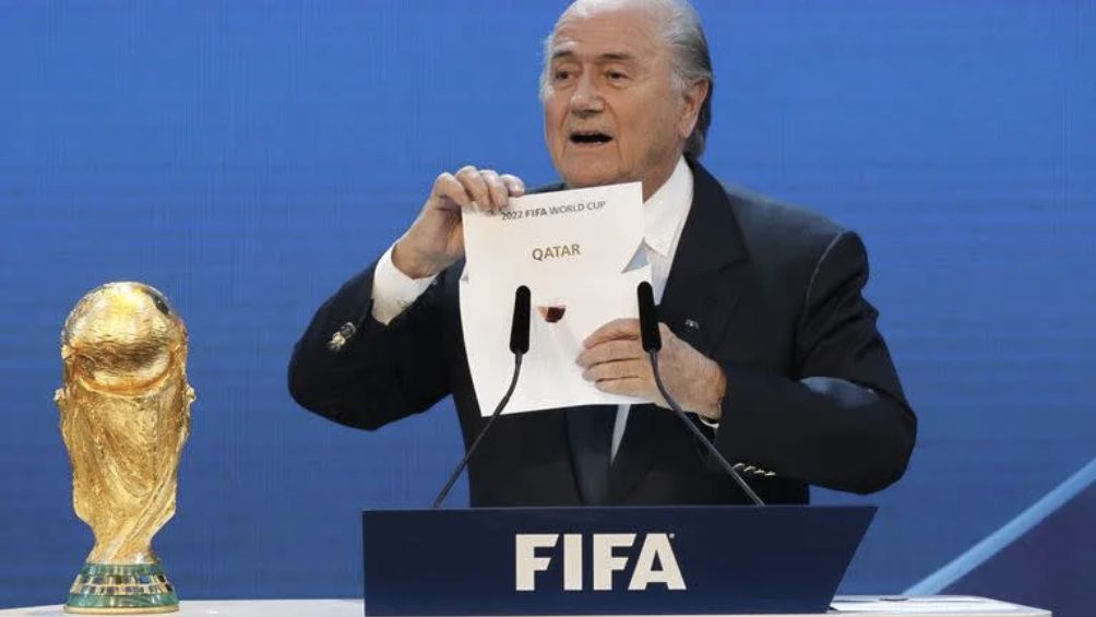 Blatter anunciando a Qatar como sede