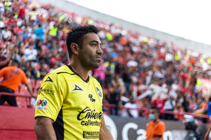 Marco Fabián durante un partido de Mazatlán