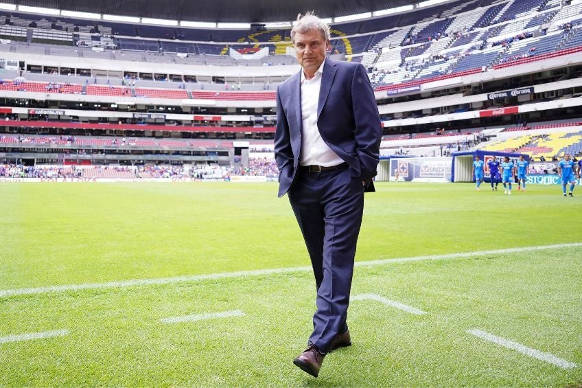 Diego Aguirre previo a un partido de Cruz Azul