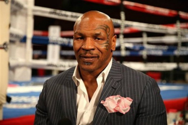 Mike Tyson siendo entrevistado