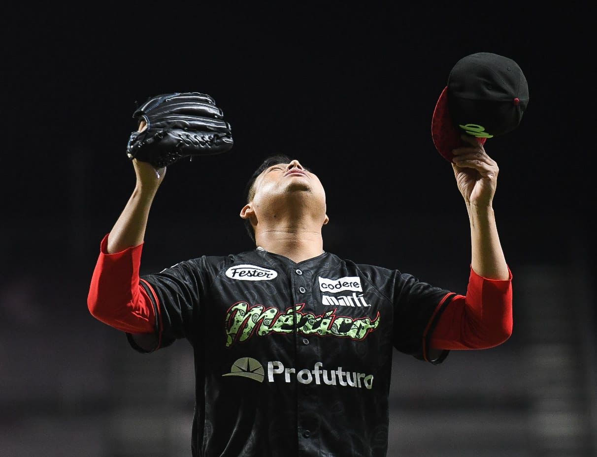 Jugador de Diablos Rojos festejando