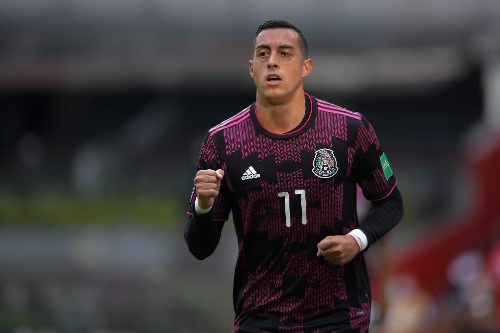 Rogelio Funes Mori es preferido sobre Santiago Giménez por la afición