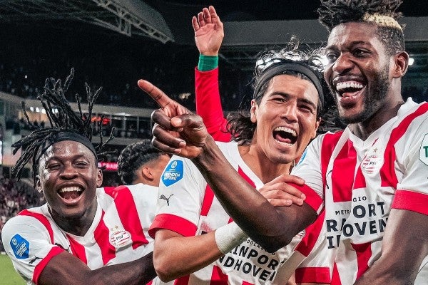 Erick Gutiérrez con el PSV