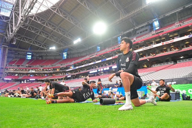 Edson Álvarez previo a un partido con la Selección Mexicana