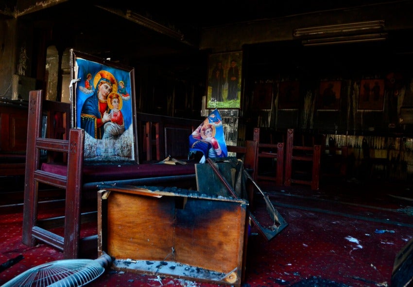 Daños de la Iglesia quemada en El Cairo