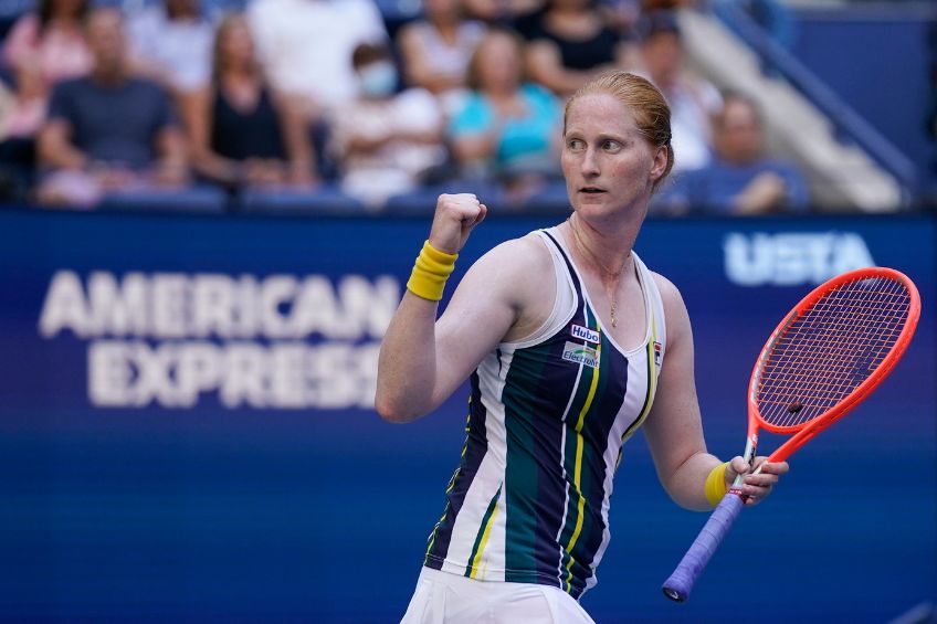 Alison Van Uytvanck festejando un punto