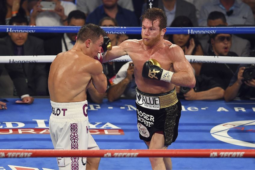 Canelo Álvarez y Golovkin durante una pelea