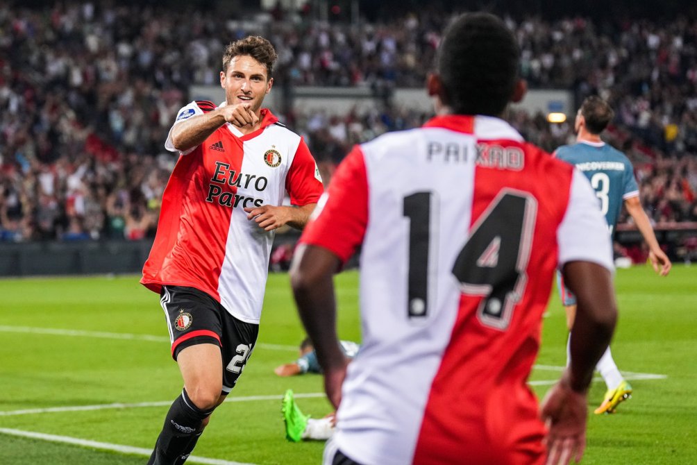 Santiago Giménez lleva 4 goles con el Feyenoord