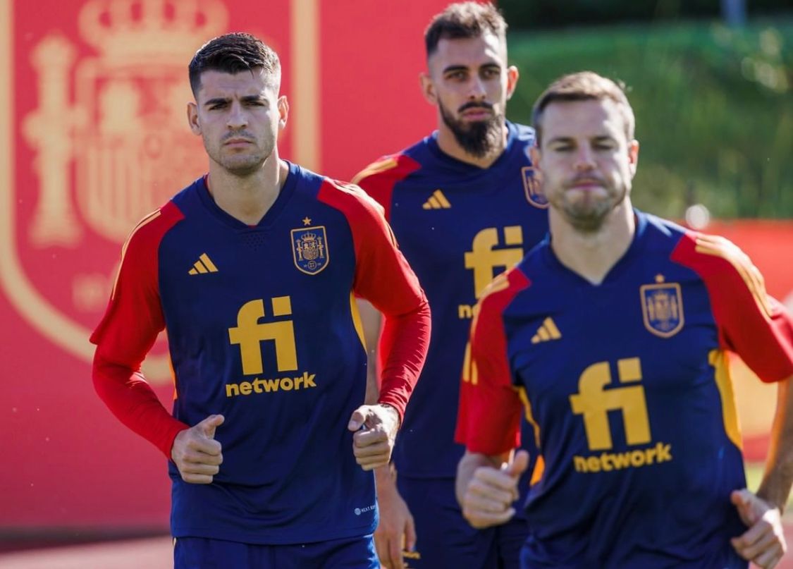 Morata, Azpilicueta e Iglesias entrenando con la Selección
