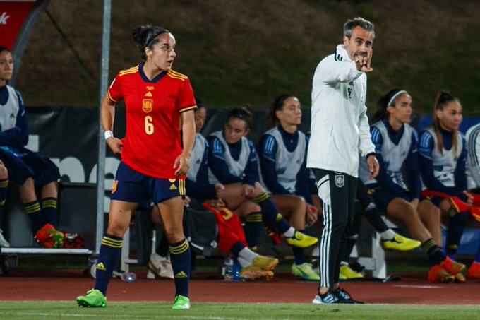 Jorge Vilda directing the Spanish Women's National Team 