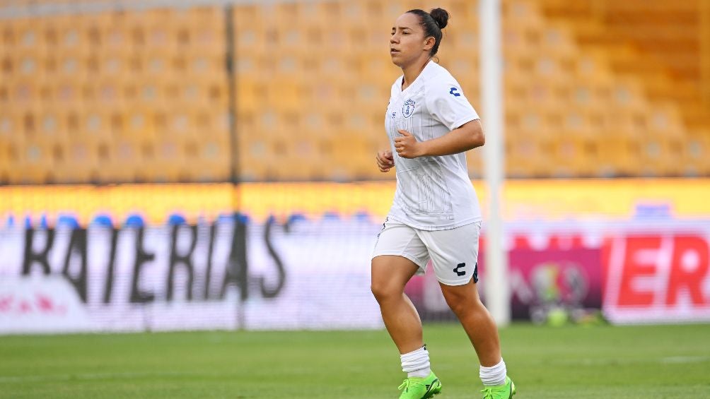 Charlyn Corral previo a un partido con Tuzas