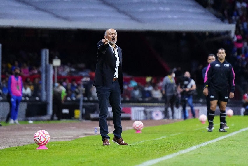 Potro Gutiérrez en un partido de Cruz Azul