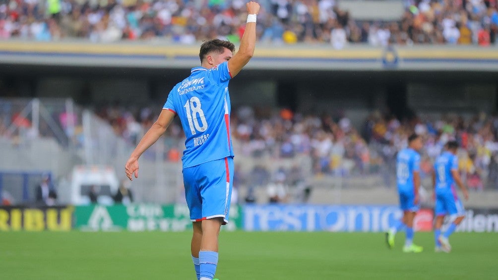 Rodrigo Huescas celebra una anotación