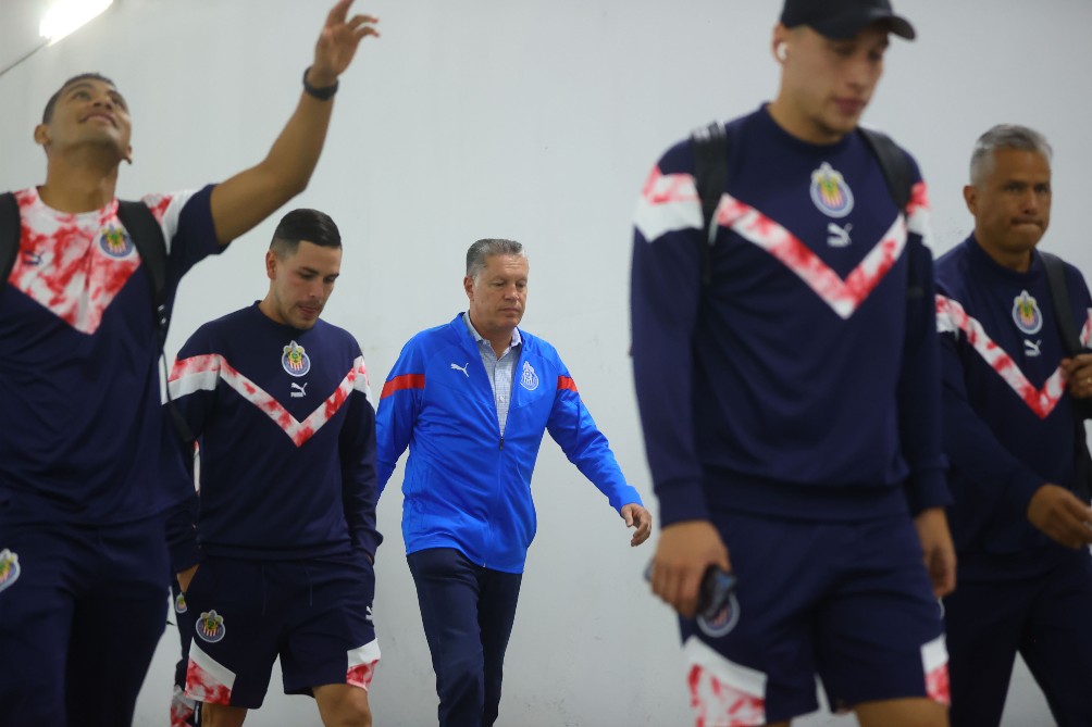 Ricardo Peláez no pudo cambiar el rumbo de Chivas