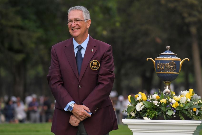 Ricardo Salinas durante un evento de golf