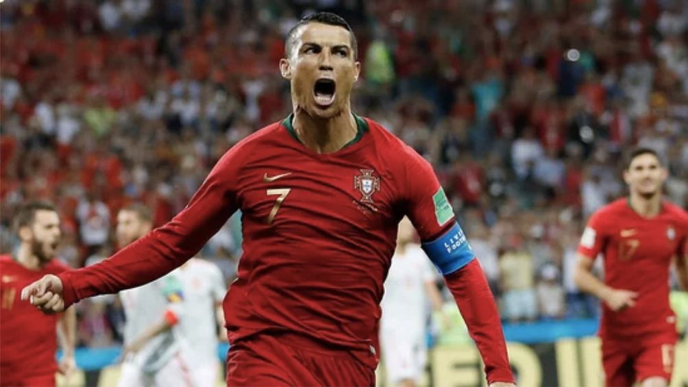 Ronaldo celebra un gol con Portugal