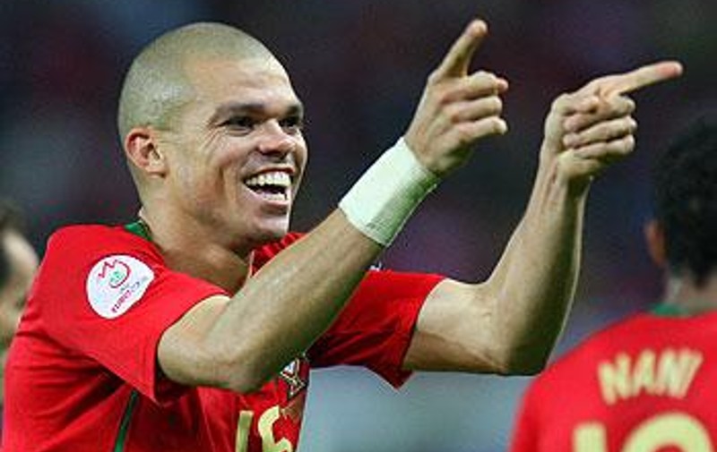Pepe en juego con Portugal