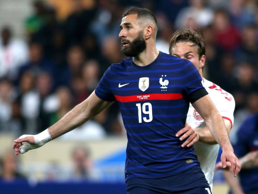 Karim Benzema en un partido con Francia