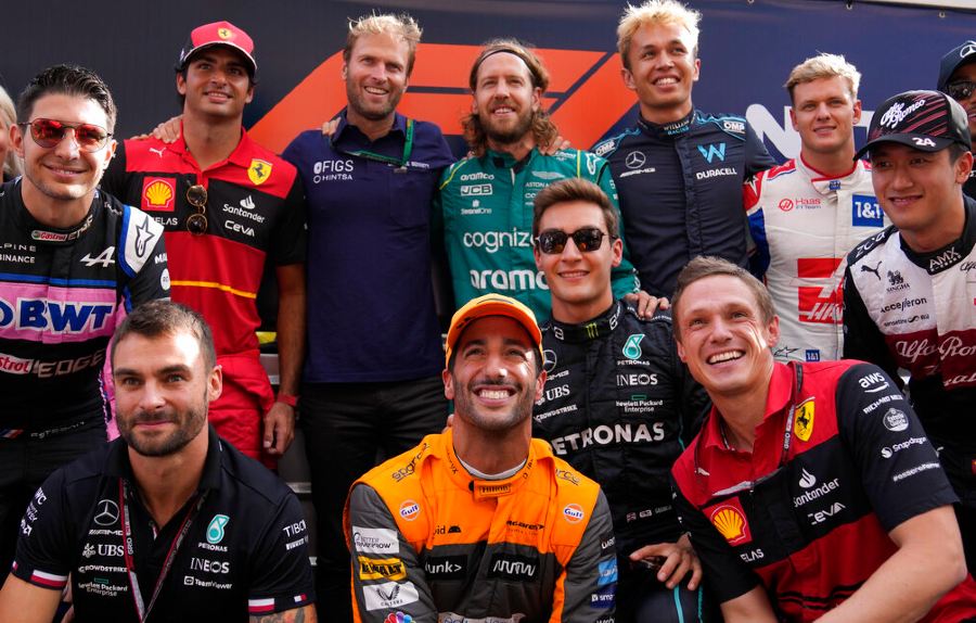 Vettel con sus compañeros pilotos de F1