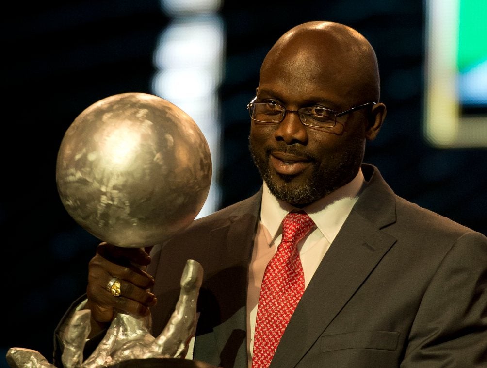 George Weah al ser inducido al Salón de la Fama