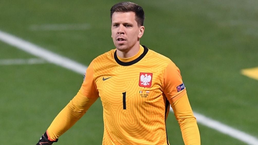 Szczesny en un partido con Polonia