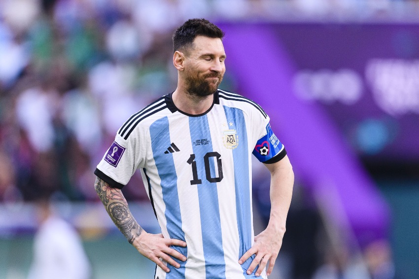 Messi y Albulayhi en el Argentina vs Arabia Saudita