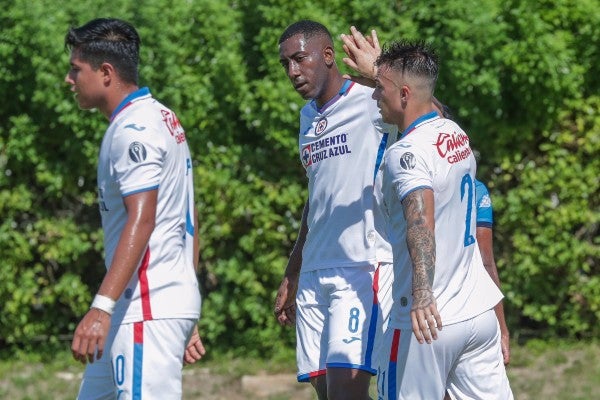 Ramiro Carrera celebra con Cruz Azul