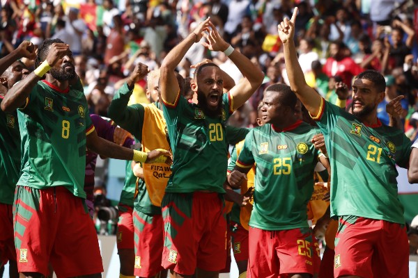 Camerún celebra ante Serbia en Qatar 2022
