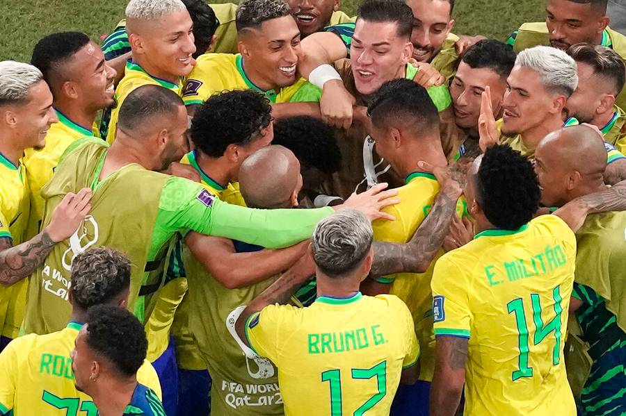 Brasil sigue aplastando a sus rivales