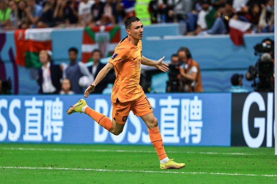 MIGUEL PONTÓN Países Bajos avanzó como líder de grupo