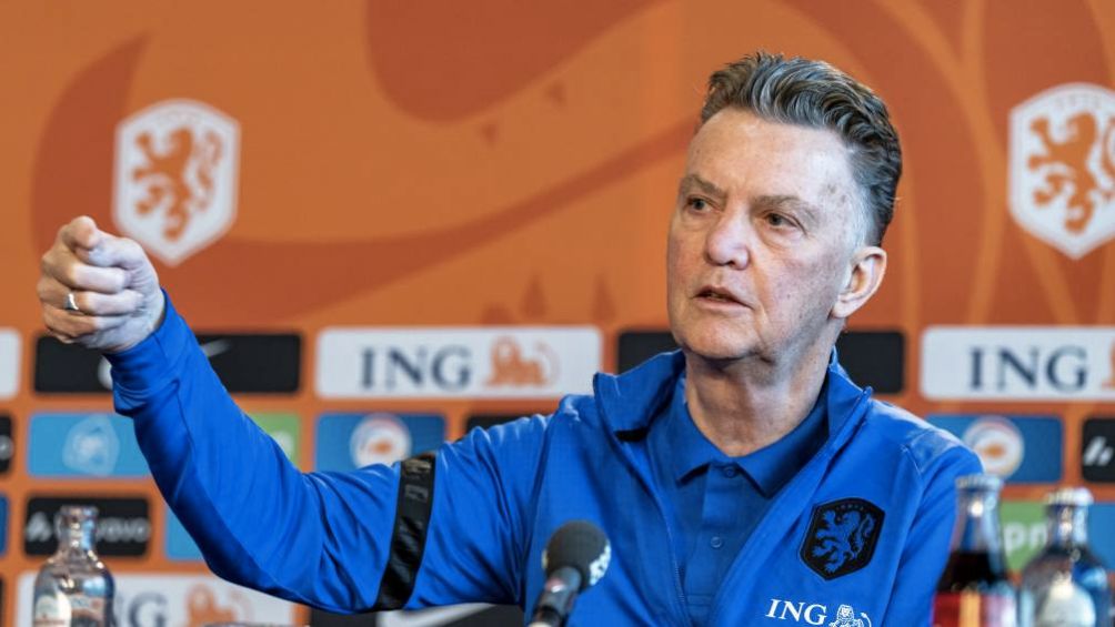 El entrenador neerlandés en conferencia de prensa