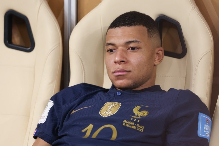 XINHUA Kylian Mbappé al finalizar el partido entre Argentina y Francia