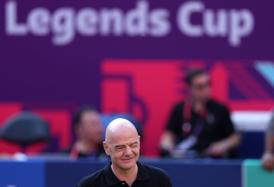 XINHUA Gianni Infantino en un evento de leyendas en Qatar