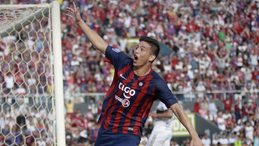 Ovelar celebra un gol con Cerro Porteño