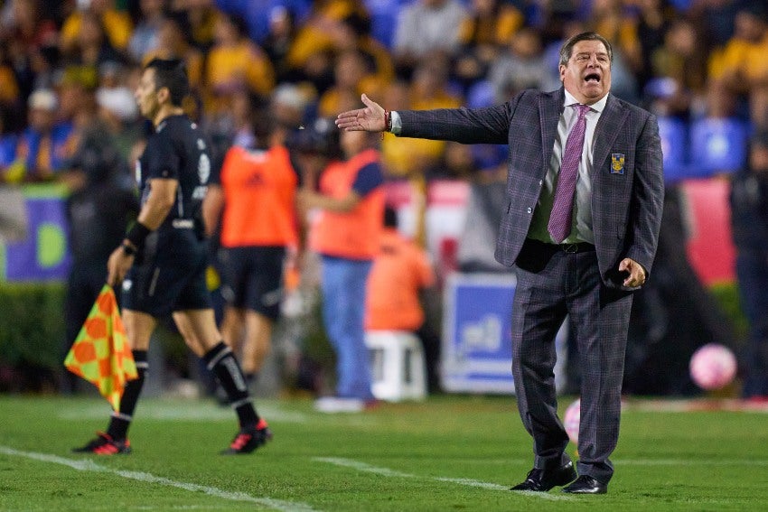 Miguel Herrera cuando dirigía a Tigres