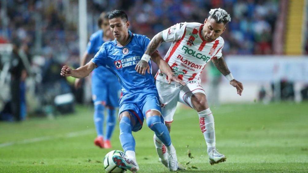 Antuna en juego ante Necaxa