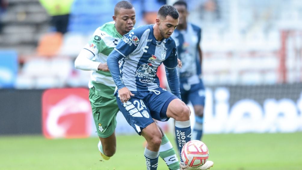 Chávez en un duelo con Pachuca