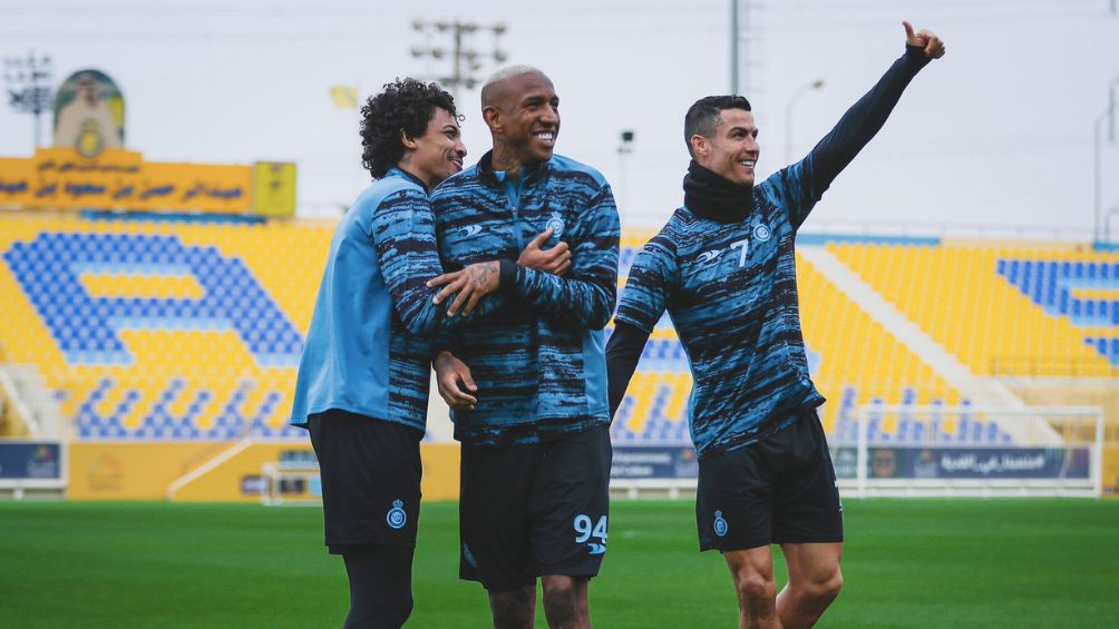 Ronaldo with Talisca and Luis Gustavo