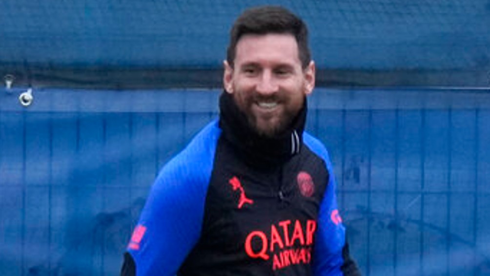 Lionel Messi en entrenamiento con el PSG