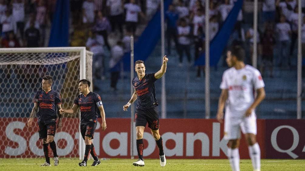 Julio Furch celebra gol vs Olimpia
